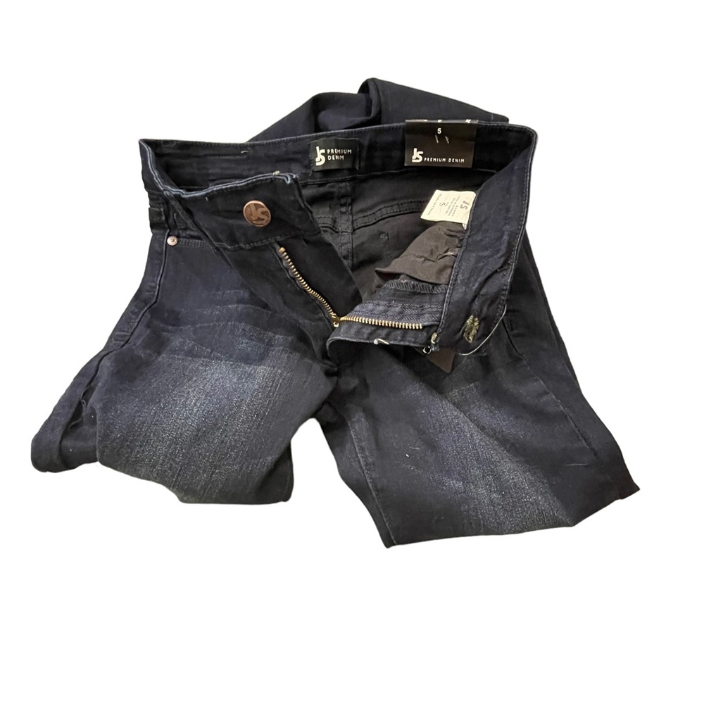 JS jeans size 5
Premium Denim - Picture 10 of 12